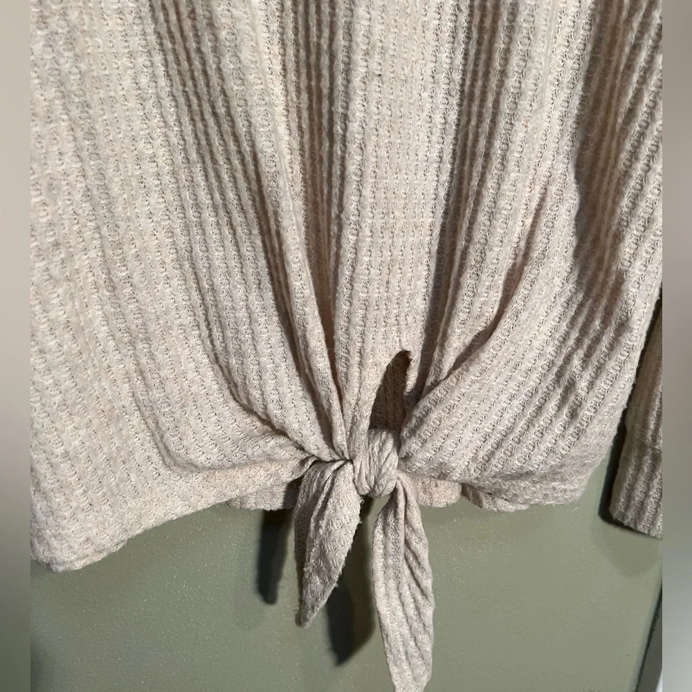 Nine Britton Stitch Fix Women's Size Medium Thermal Top Beige Tie Front Soft_6
